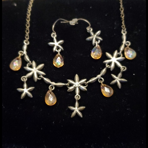 Necklace & earrings - Picture 2 of 2